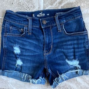 Hollister Mid-Rise Short 3"